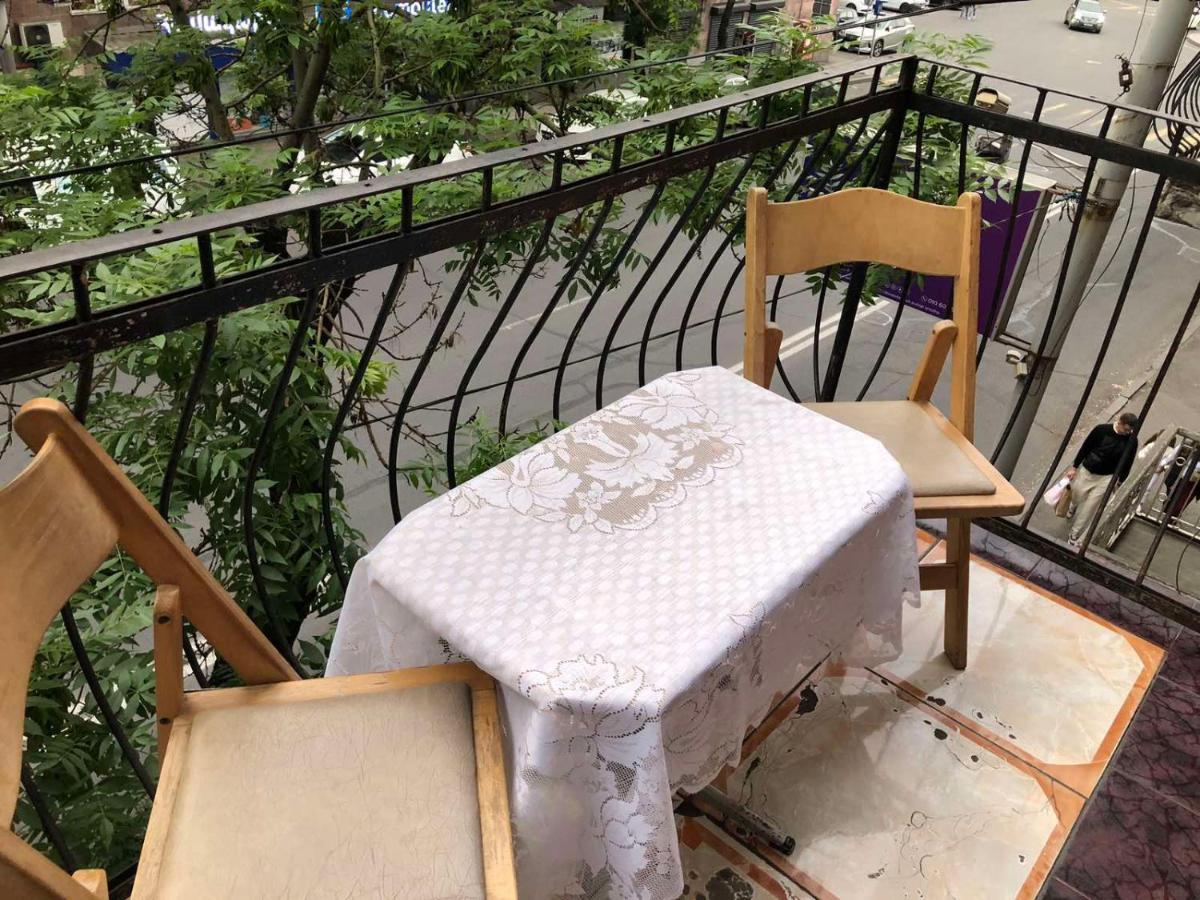 Апартаменти Квартира в самом центре Еревана Екстер'єр фото